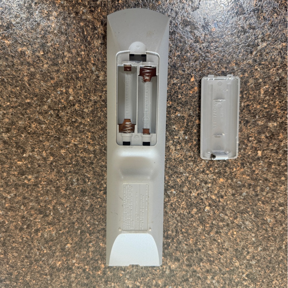 Sony White DVD Remote Control RMT-D175A - Picture 2 of 2